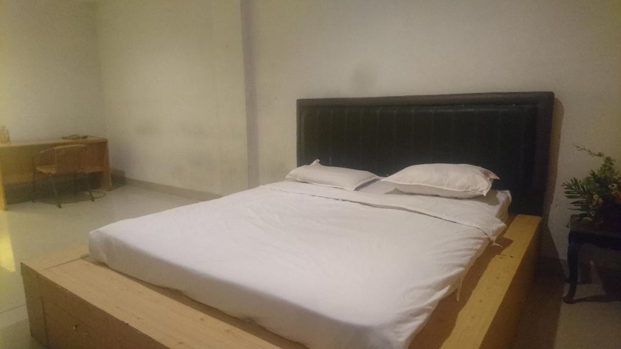 Sz Nine One Hotel Medan Esterno foto