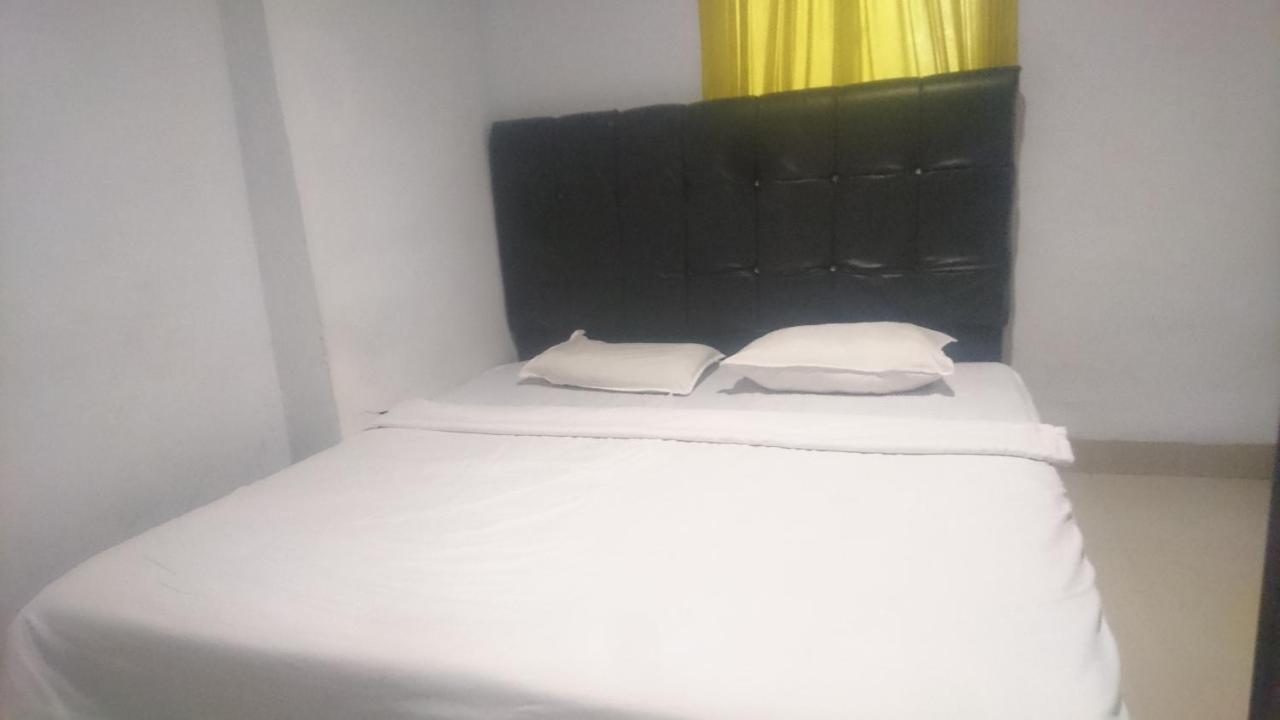 Sz Nine One Hotel Medan Esterno foto