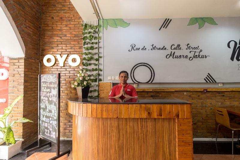 Sz Nine One Hotel Medan Esterno foto
